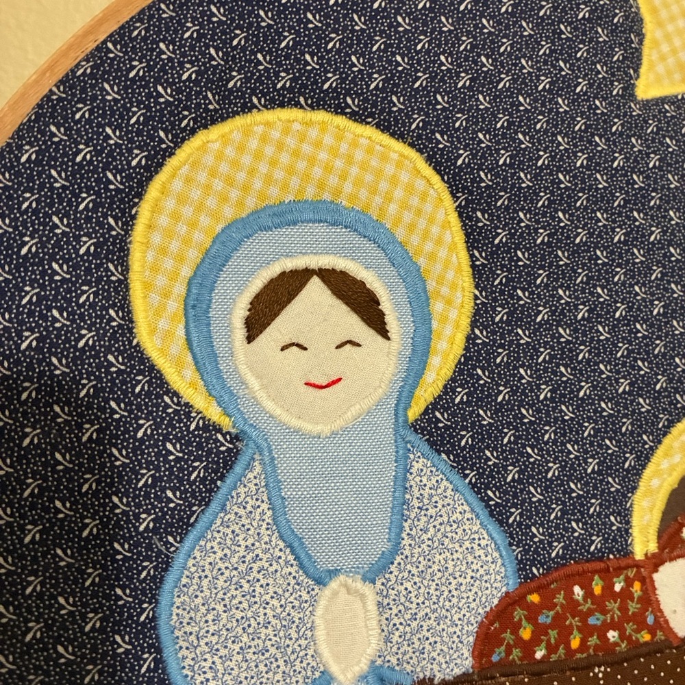Vintage Embroidered Nativity Scene - Picture 5 of 10